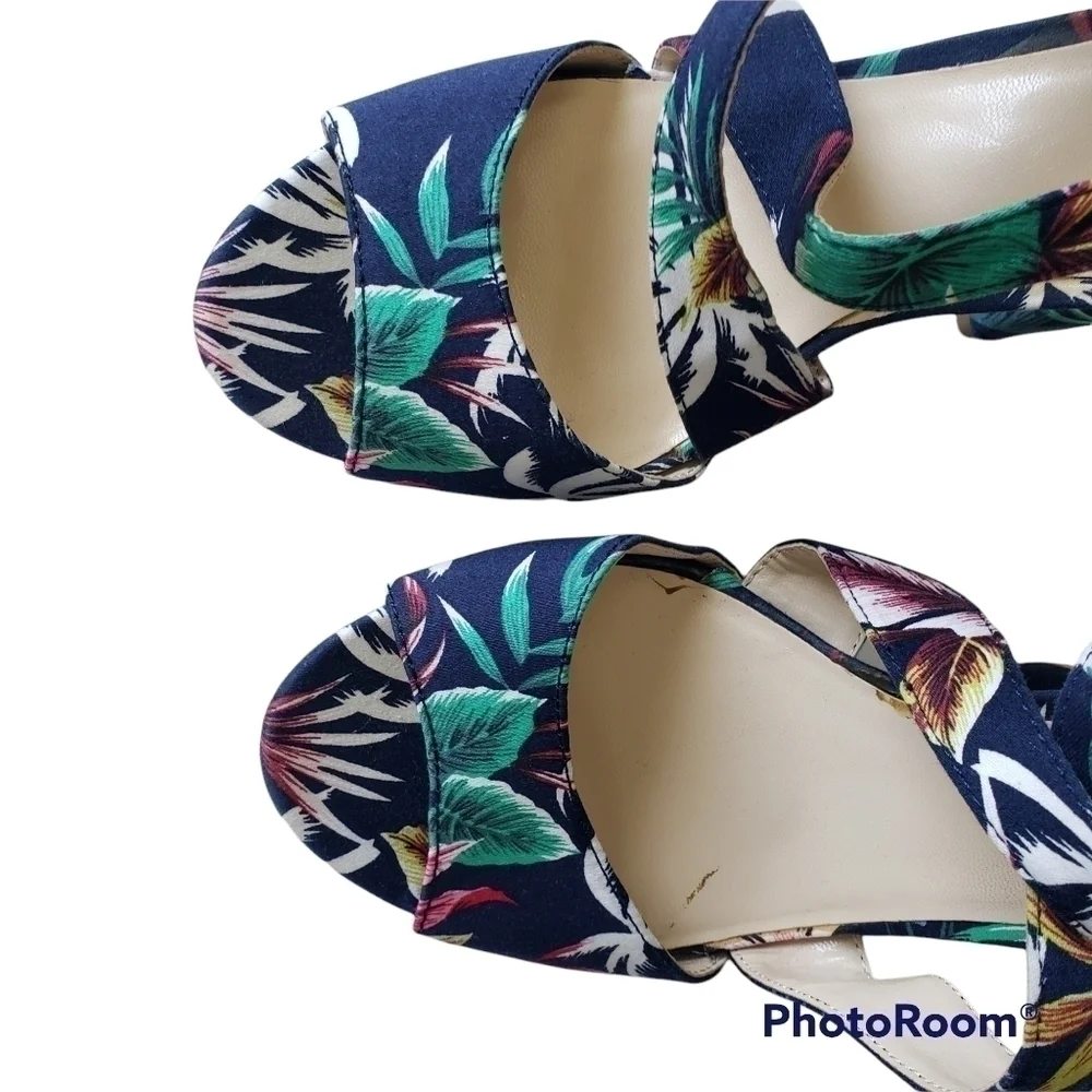 Palm print open toe platform strappy heel sandal shoes 9.5